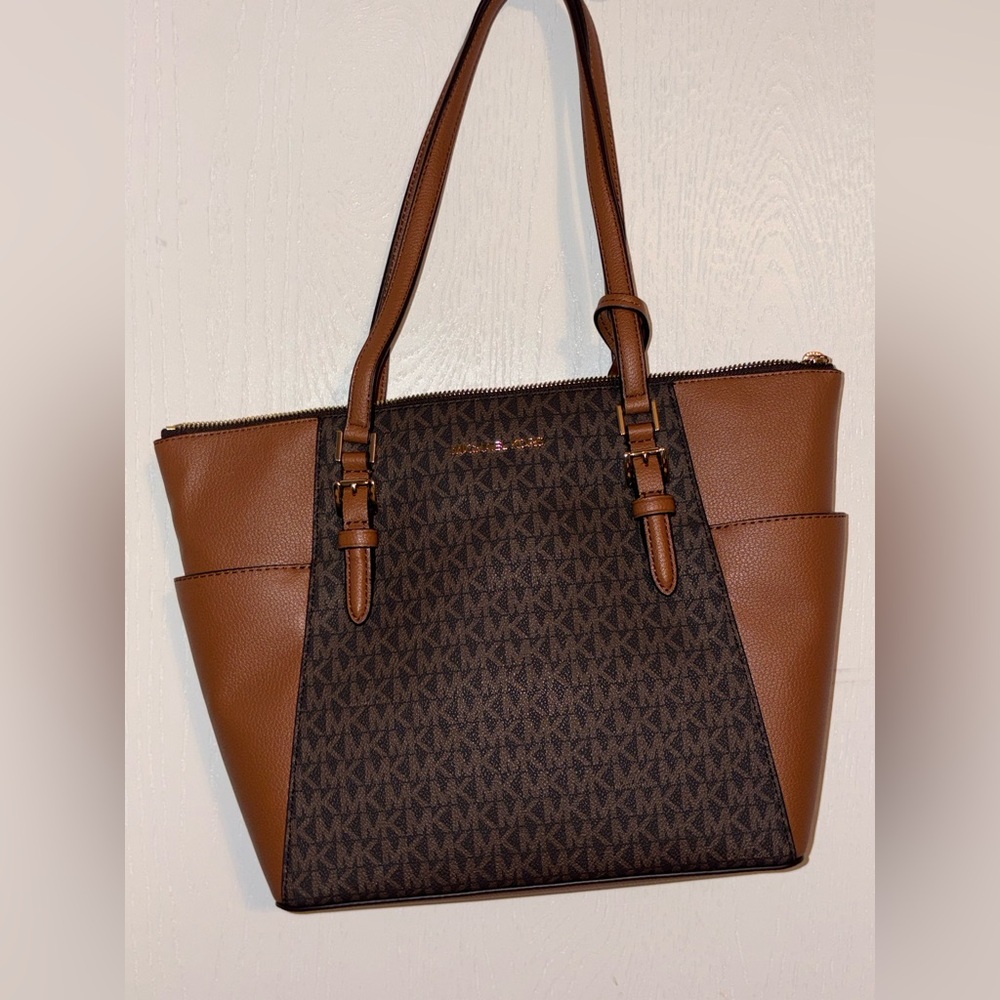 NWT Michael Kors Charlotte Large Logo and Leather Top-Zip Tote Bag